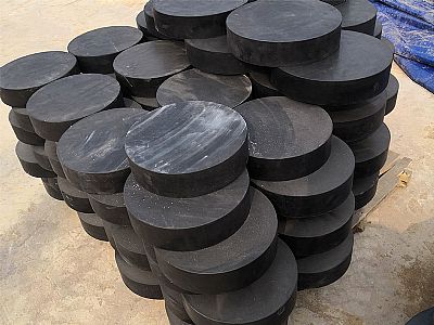 昆明板式橡胶支座由若干层橡胶片与薄钢板经加压硫化